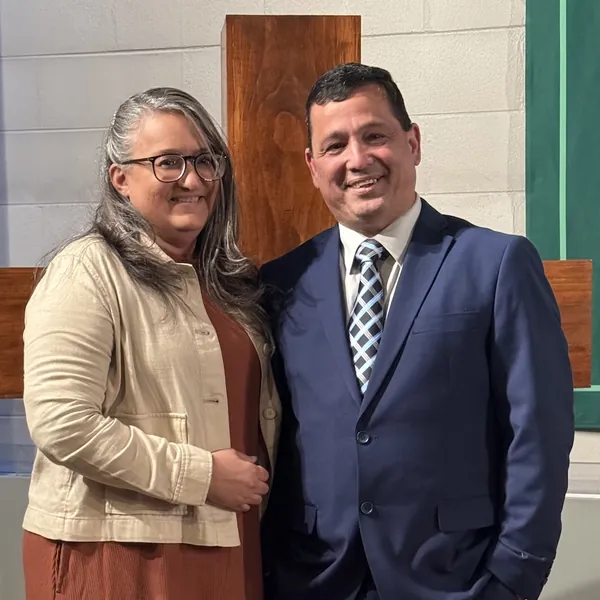 Los pastores José David Vázquez López y Jenny Ivette Bruno Rodríguez, de la Iglesia Cristiana El Getsemani